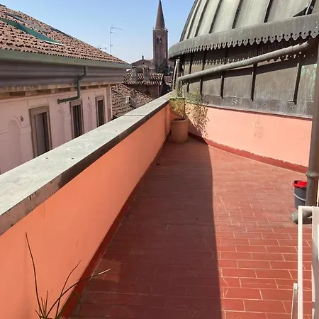 Loft Teatro Politeama - Intero In Centro Storico Con Vista * Crémone